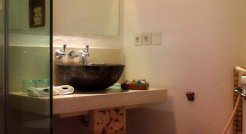 Villa Damar Boutique Hotel Bandung Ngoại thất bức ảnh
